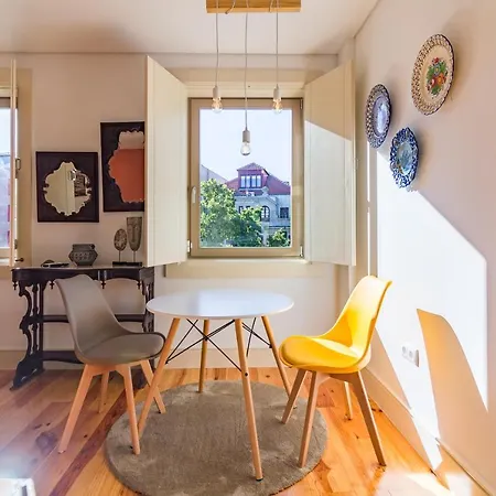 Apartment Near Trindade Garden View 2 *