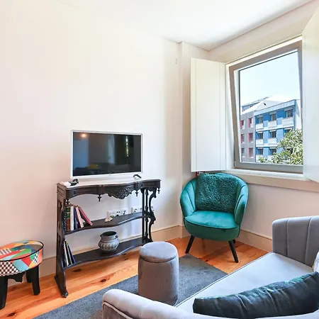 On - Garden View 2 * 포르투